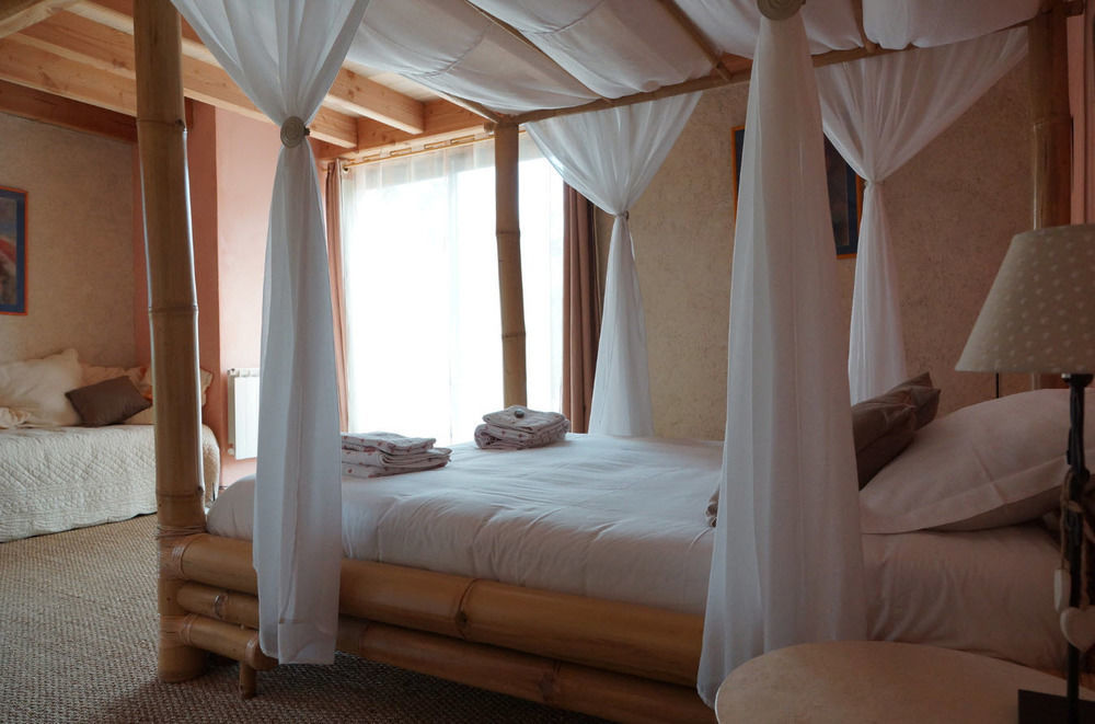 Bout De Cote Bed & Breakfast Lacam-d'Ourcet ภายนอก รูปภาพ